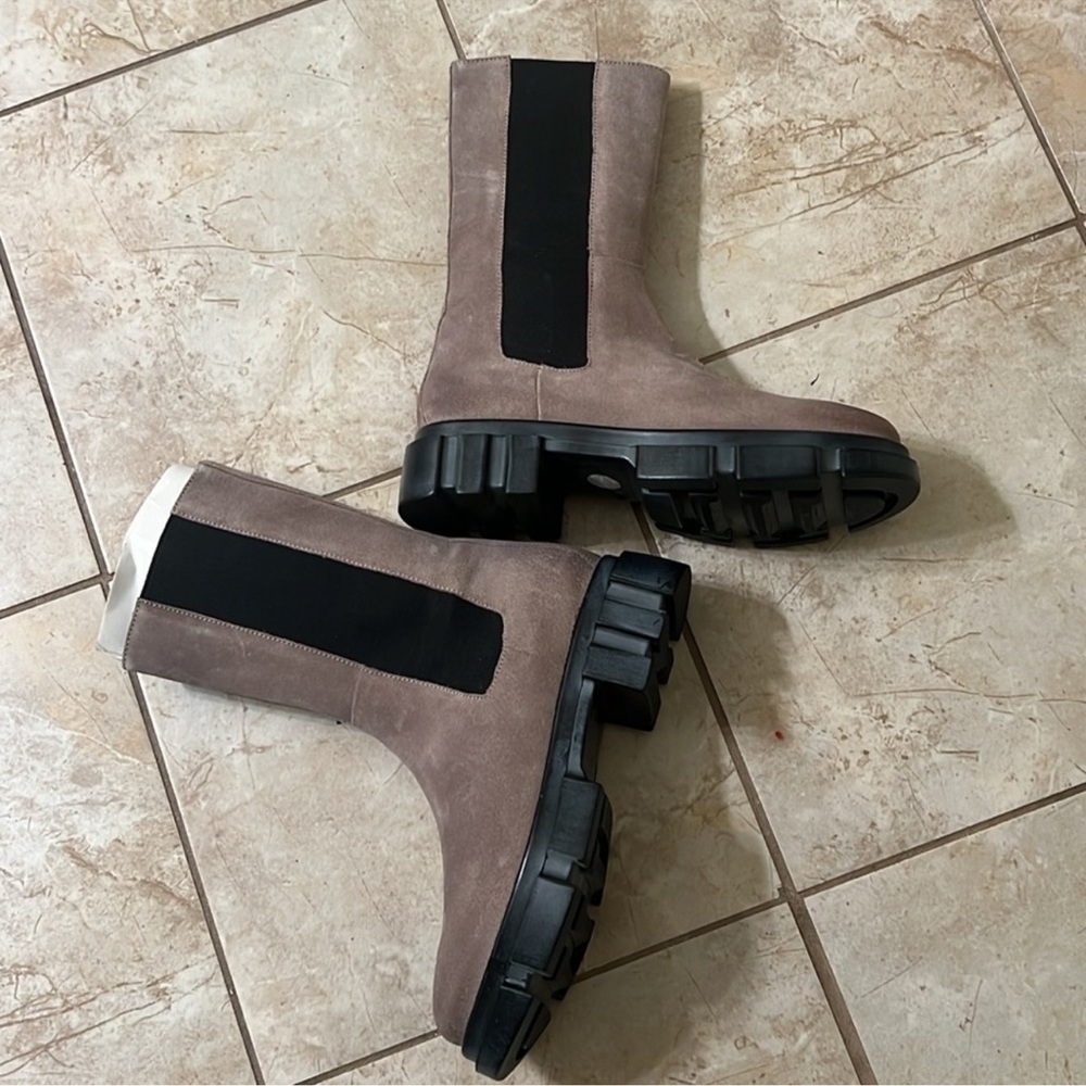 Free People NWOB Brooks Chelsea Stylish Tan Boots with Black Soles size 39👢😍 - Picture 4 of 7